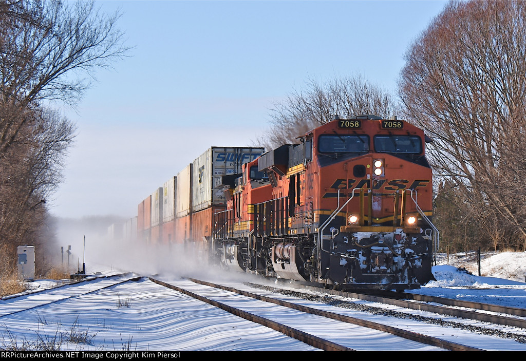 BNSF 7058